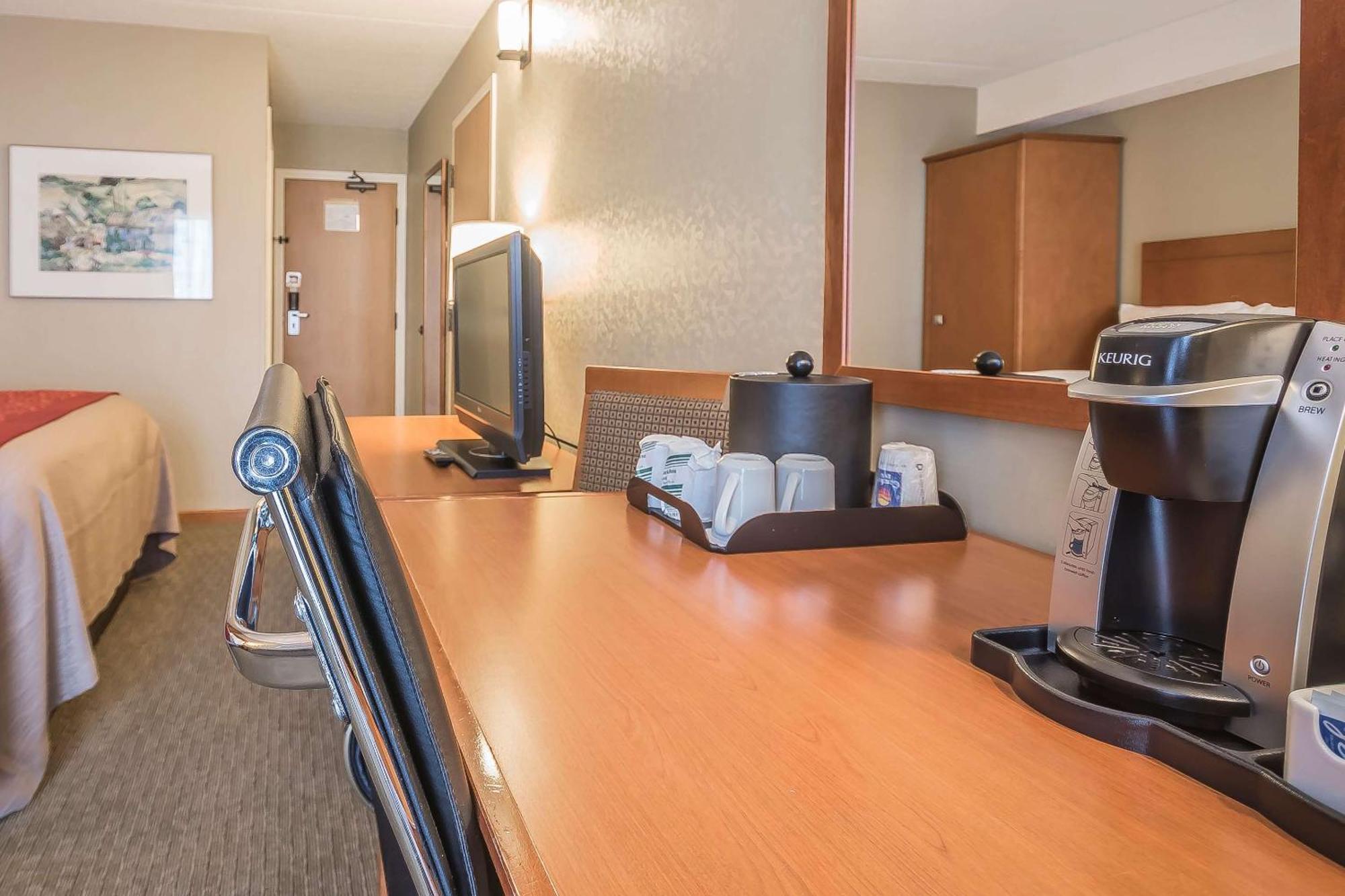 Comfort Inn Чилиуак Екстериор снимка
