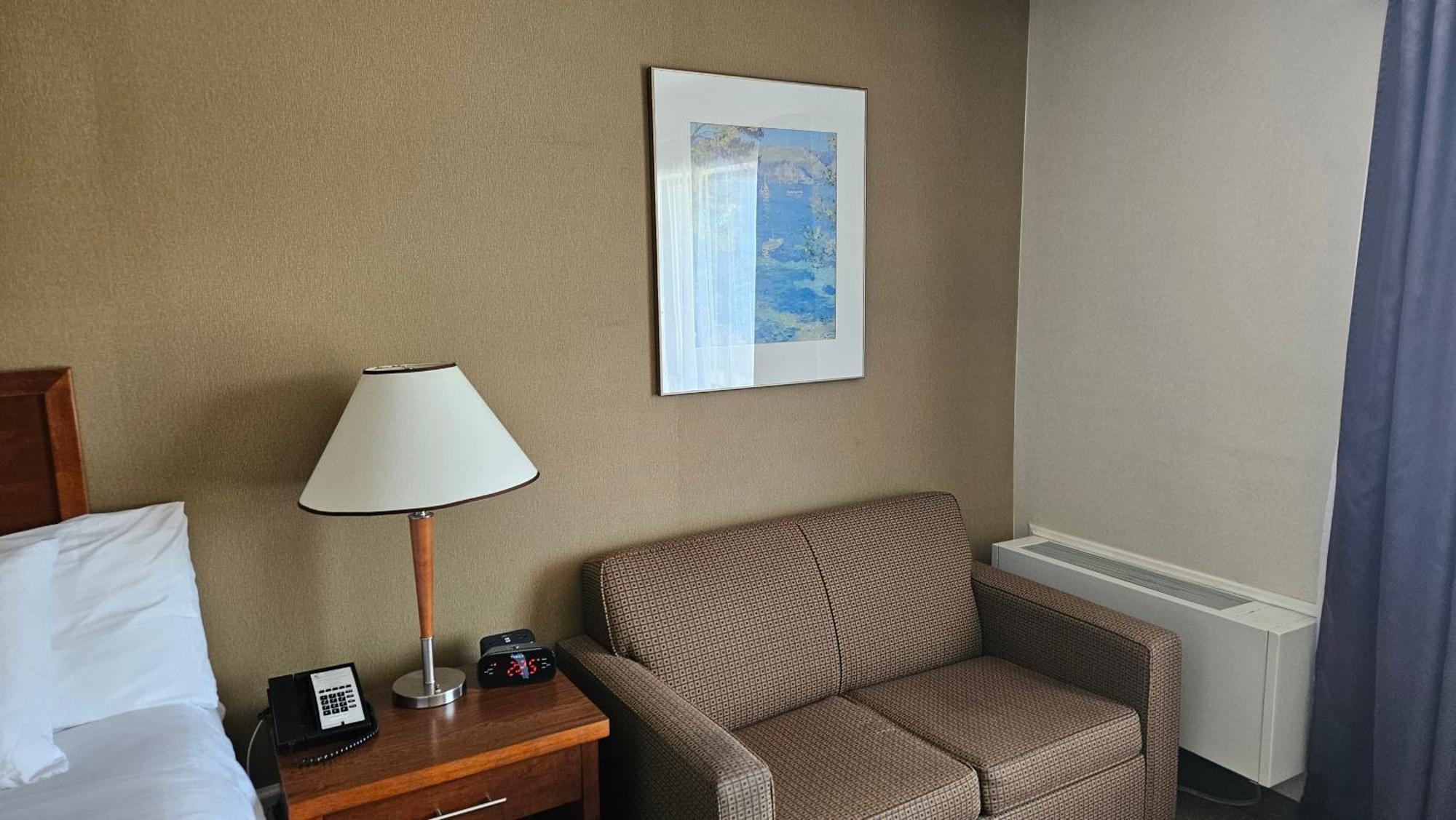 Comfort Inn Чилиуак Екстериор снимка