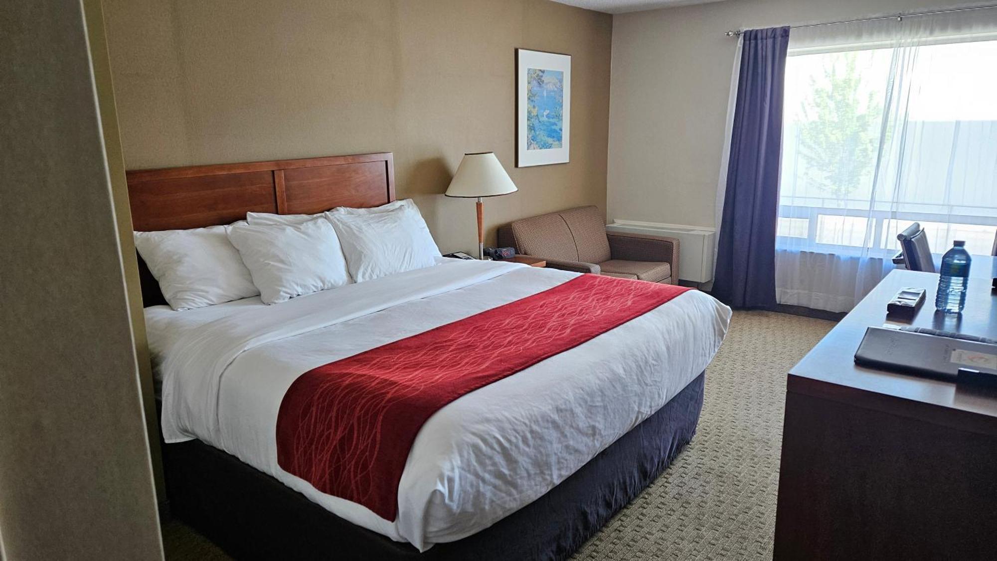 Comfort Inn Чилиуак Екстериор снимка